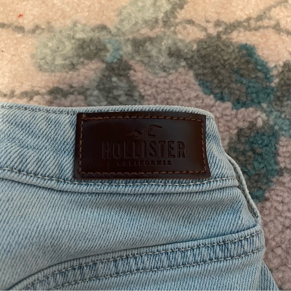 Hollister Light wash distressed blue jeans - Picture 9 of 9